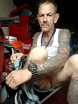 Snapshot of deepstroker42071 chatting on October 11, 2025, 11:42 am deepstroker42071 online show from October 11, 2025, 11:42 am