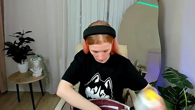 Mira  Blush online show from January 26, 2025, 8:34 pm