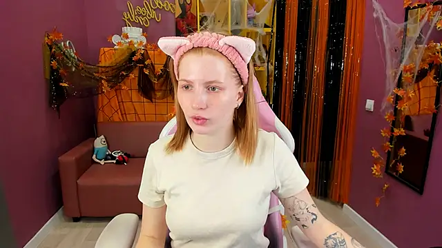 Mira  Blush online show from October 26, 2025, 1:50 pm