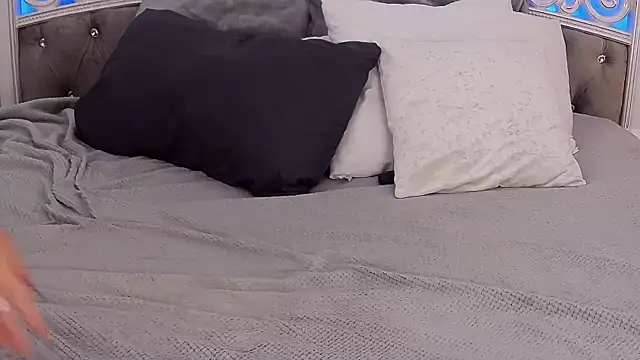 CrissyTaylor online show from December 29, 2024, 9:28 am