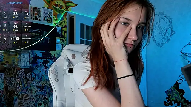 Sunny Mouse  online show from December 12, 2024, 8:32 pm