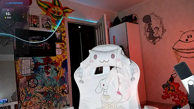 Sunny Mouse  online show from January 16, 2025, 9:19 pm