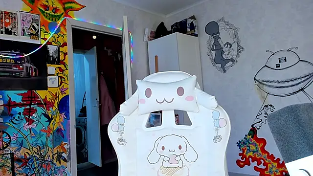 Sunny Mouse  online show from March 20, 2025, 2:10 pm