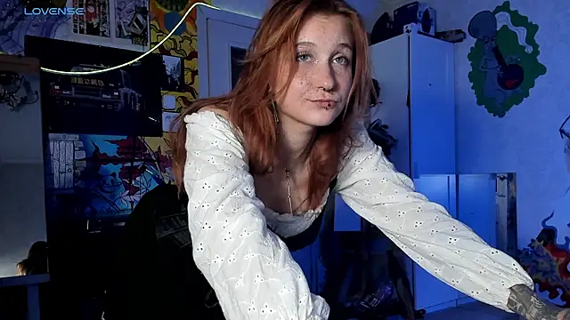 Sunny Mouse  online show from October 13, 2025, 5:02 pm