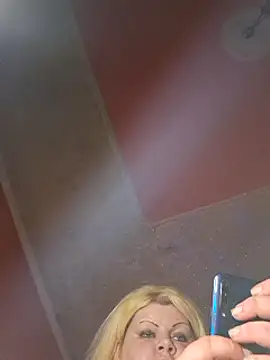 Snapshot of ducicsajsziii chatting on January 10, 2025, 1:31 pm ducicsajsziii online show from January 10, 2025, 1:31 pm