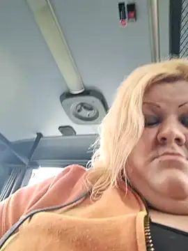 Snapshot of ducicsajsziii chatting on March 14, 2025, 12:18 pm ducicsajsziii online show from March 14, 2025, 12:18 pm