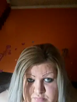 ducicsajsziii online show from February 5, 2026, 8:02 pm