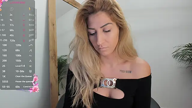 Snapshot of sofiah_ chatting on March 5, 2025, 6:12 am sofiah online show from March 5, 2025, 6:12 am