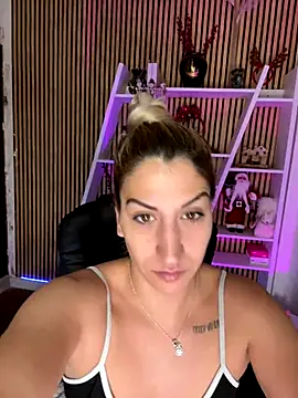 Snapshot of sofiah_ chatting on January 8, 2026, 7:32 am sofiah online show from January 8, 2026, 7:32 am