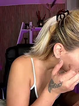 Snapshot of sofiah_ chatting on January 10, 2026, 7:21 am sofiah online show from January 10, 2026, 7:21 am