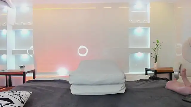 martina mayers online show from March 18, 2025, 8:26 pm