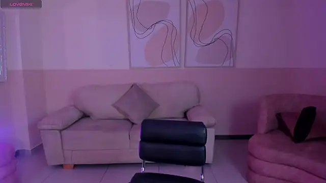 AlessiaCorleone  online show from January 31, 2025, 8:01 pm