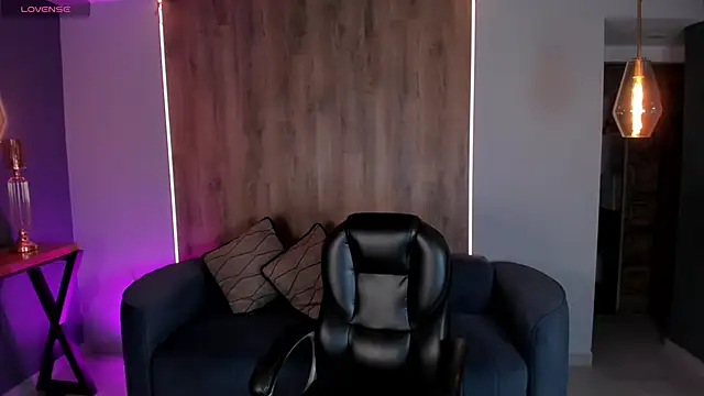 AlessiaCorleone  online show from February 20, 2025, 10:04 pm