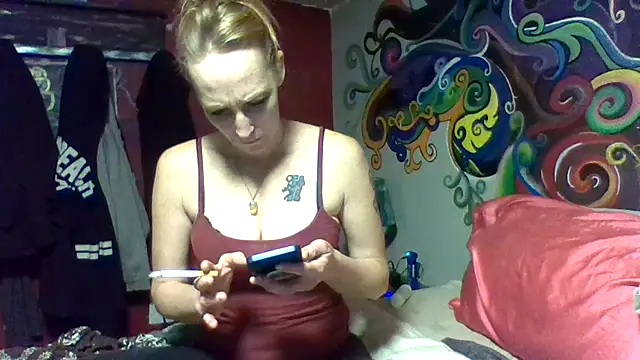 Snapshot of 4EyedSluttyGinger chatting on January 13, 2025, 6:05 pm 4EyedSluttyGinger online show from January 13, 2025, 6:05 pm