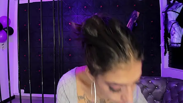 TeennNaugthy18 online show from October 26, 2025, 3:07 pm