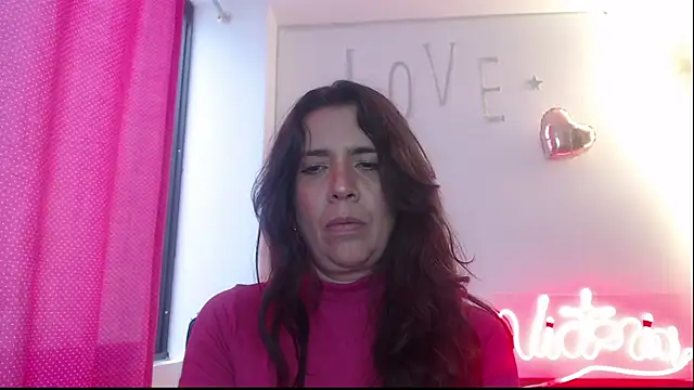 Victoria meester online show from March 3, 2025, 8:32 pm