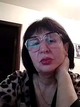 AlbinaXPretty online show from January 3, 2025, 8:11 pm