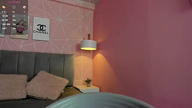 dolly zoe online show from February 13, 2025, 8:27 am