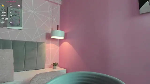 dolly zoe online show from March 6, 2025, 8:41 am