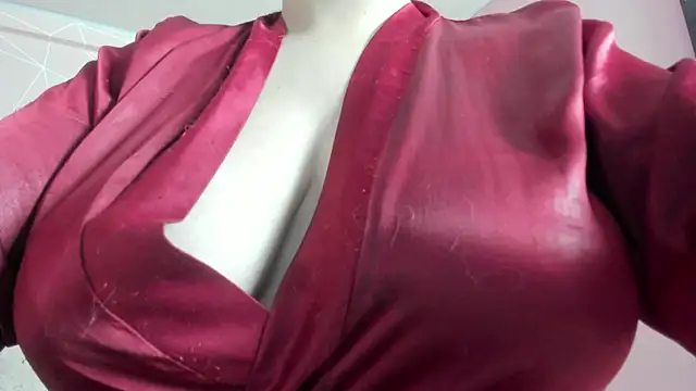 dolly zoe online show from September 15, 2025, 5:18 am