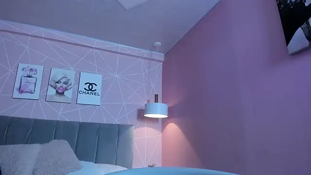 dolly zoe online show from September 19, 2025, 9:37 pm