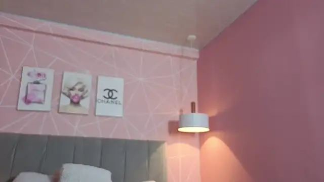 dolly zoe online show from October 15, 2025, 2:11 am