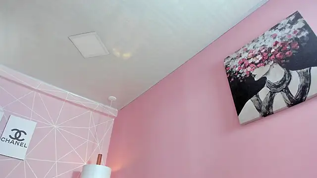 dolly zoe online show from November 11, 2025, 9:37 pm