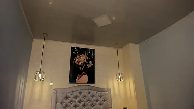 ayshel   online show from February 12, 2025, 4:44 am