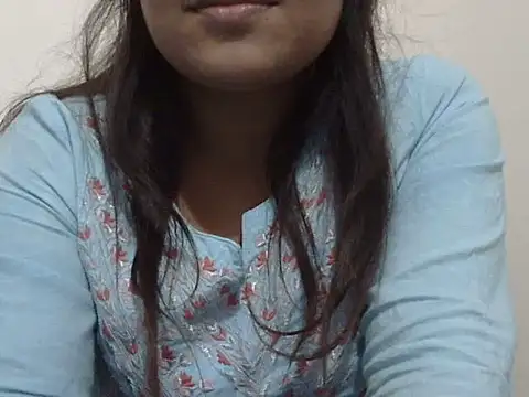 shekira99 online show from November 19, 2025, 2:28 pm