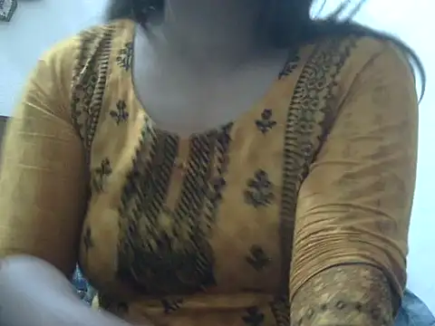 shekira99 online show from March 31, 2026, 10:32 pm