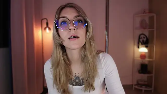 Dakotaa  online show from November 30, 2025, 4:49 am