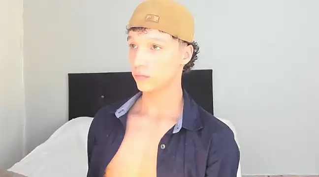 Snapshot of angelcortes chatting on March 11, 2025, 1:37 am angelcortes online show from March 11, 2025, 1:37 am