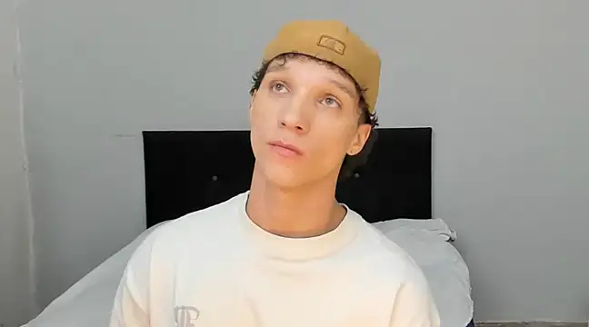 Snapshot of angelcortes chatting on March 21, 2025, 3:57 pm angelcortes online show from March 21, 2025, 3:57 pm