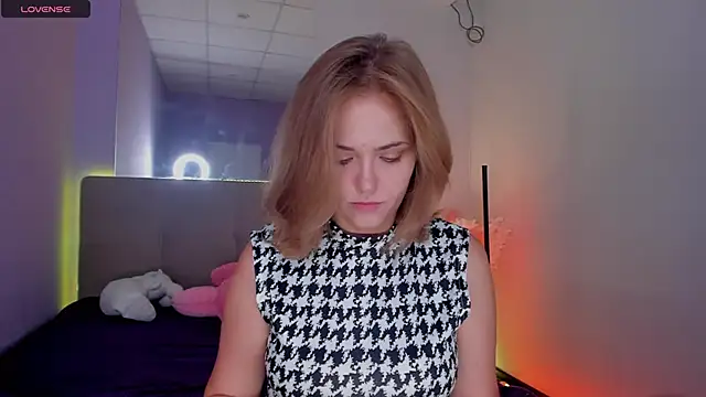 DellaRowe online show from September 10, 2025, 12:16 pm