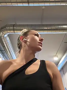 petrouchkaaa  online show from January 16, 2025, 9:37 am