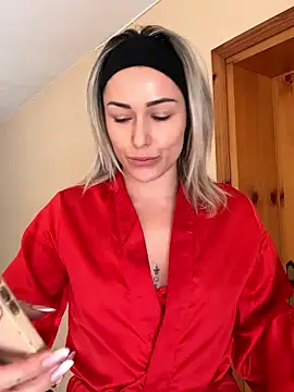 petrouchkaaa  online show from January 18, 2026, 9:35 am