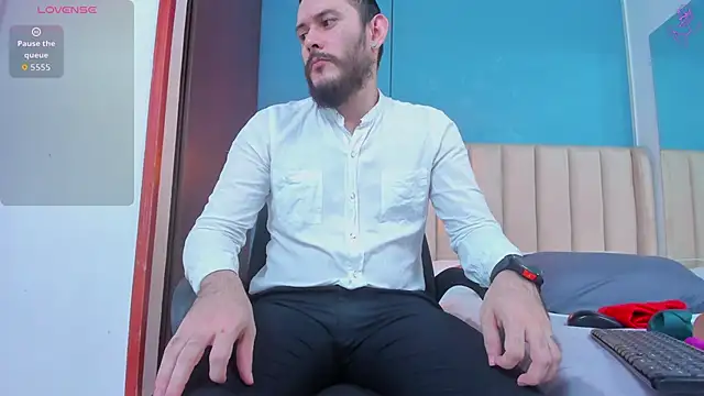 jeanpiere  online show from December 18, 2025, 5:13 am