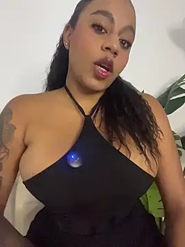 charlotteeruss online show from February 28, 2026, 8:32 pm