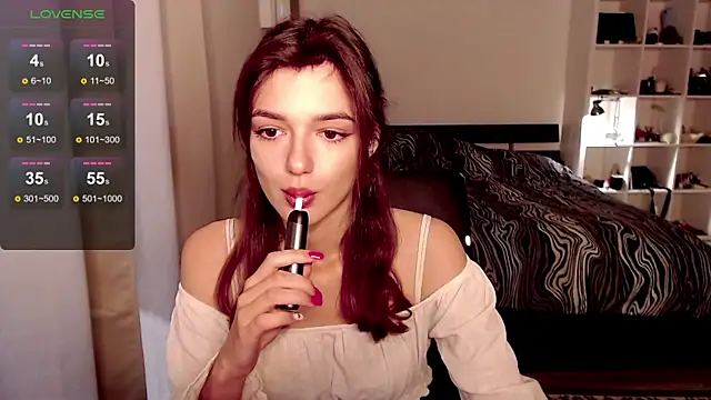 olivia jeas online show from March 18, 2025, 7:10 pm