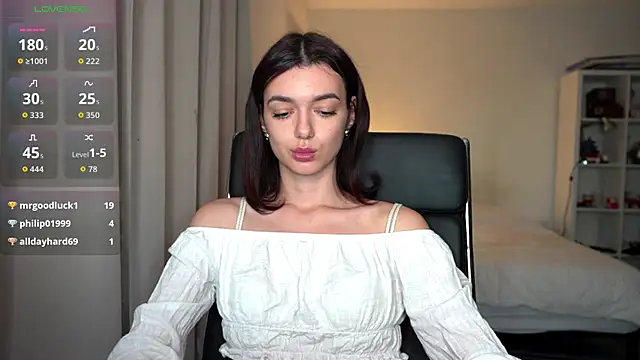 olivia jeas online show from November 5, 2025, 11:05 pm