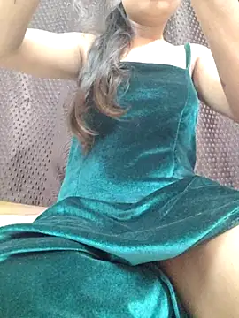 Snapshot of Roshni_98 chatting on February 18, 2025, 4:48 am Roshni 98 online show from February 18, 2025, 4:48 am