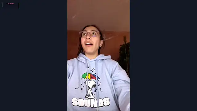 emma rouse69 online show from November 18, 2025, 4:44 pm