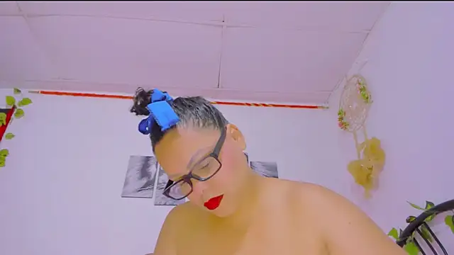 Alhelqueen online show from March 8, 2025, 9:39 am