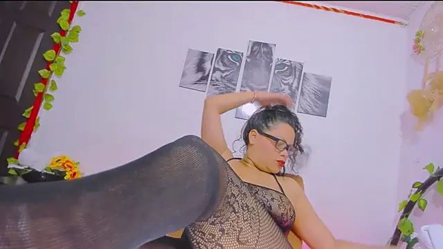 Alhelqueen online show from March 11, 2025, 1:34 pm