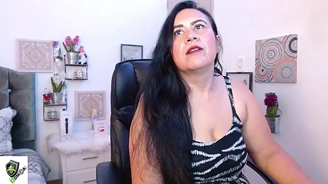 amalia brunette online show from December 13, 2024, 11:17 pm