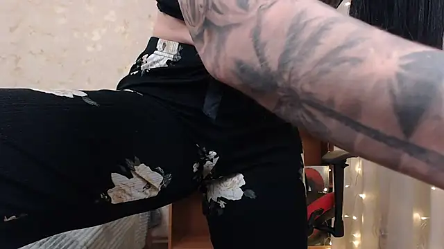 JuicyJess online show from January 10, 2025, 11:08 pm