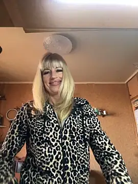 Snapshot of AlinaGrosu chatting on February 24, 2025, 9:21 am AlinaGrosu online show from February 24, 2025, 9:21 am