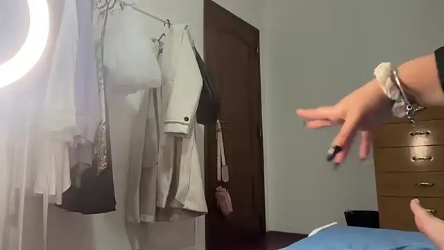 bybabyblue online show from November 4, 2025, 9:36 pm