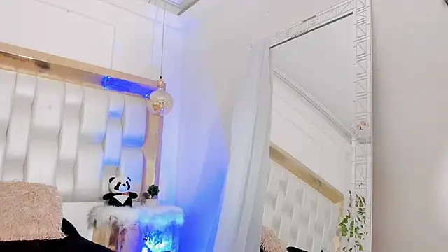 BeckyRusso online show from February 9, 2025, 3:23 pm