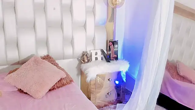 BeckyRusso online show from February 21, 2025, 12:39 pm